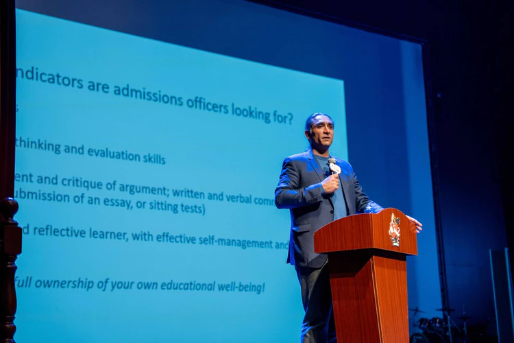 牛津招生官走进杭城学校,拆解AI时代世界顶尖大学选才标准