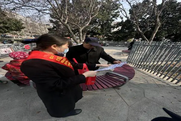 邮储银行宜兴市支行开展《人民币现金收付及服务规定》专题宣传活动