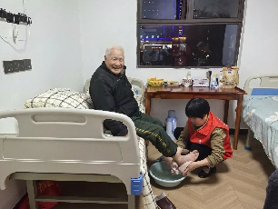 昌河街道梦园社区“和事厅”与“敲敲门”联手守护九旬老人回家路