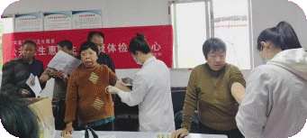 湘湖镇:进坑村委会联合镇卫生院开展重点人群免费体检活动