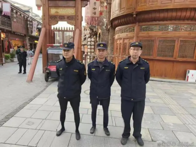 科技赋能“景有条”助推城市精细化管理 | 珠山街道城管开展市容环境整治行动