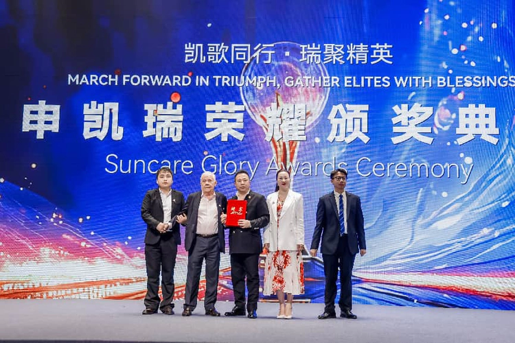 《投资教父罗杰斯为啥颁奖给中国小伙》