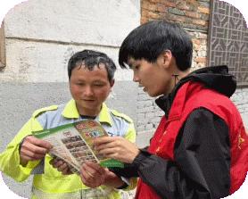 周路口街道金家弄社区开展野生菌类勿食宣传 守护食品安全助力营商环境