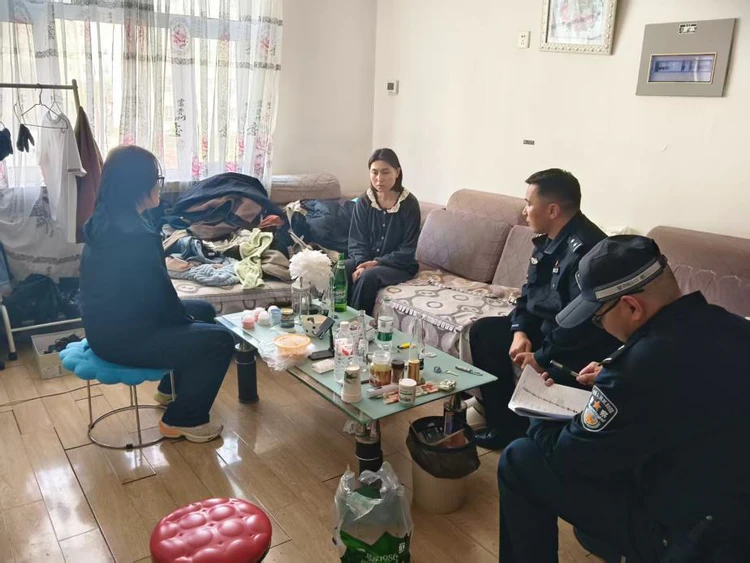 新疆阿勒泰市公安局团结路街道派出所:推行“五步”工作法 打造新时代“枫”景线