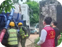 新村街道昌虹社区：疏通化粪池  畅通民心路