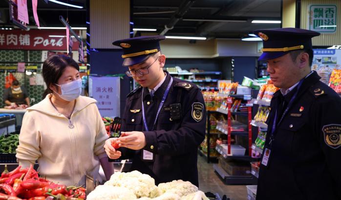 节前检查筑防线 浮梁县市场监督管理局新平分局守护“五一”舌尖安全