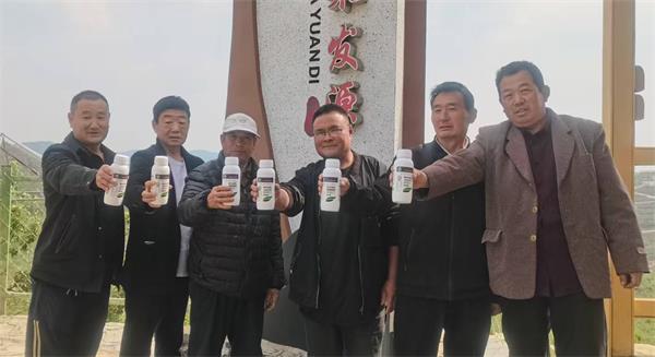 山东沂源：“五一”假日更繁忙，果树补“硒”正当时