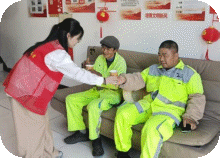 暖心驿站传温情 五一服务润民心 | 太白园街道小路园社区工会驿站暖心护航五一假期