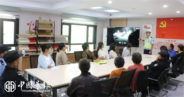 ​“身边事”警示“身边人”！东城街道筑牢交通安全防线