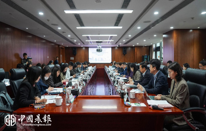 AI守门人+亲情护理员：中国人寿“智慧长护”破解服务落地难