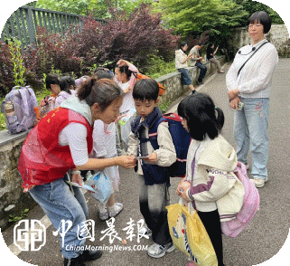 禁毒宣传护成长 无毒校园共守护 | 新村街道洪家山社区走进第一小学开展禁毒宣传活动 禁毒宣传护成长 无毒校园共守护 | 新村街道洪家山社区走进第一小学开展禁毒宣传活动