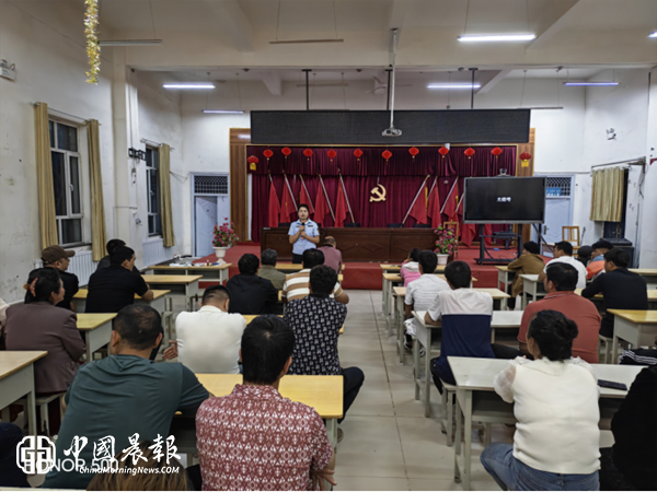 疏附县托克扎克市场监管所开展“三无”产品宣讲 筑牢市场安全防护屏障