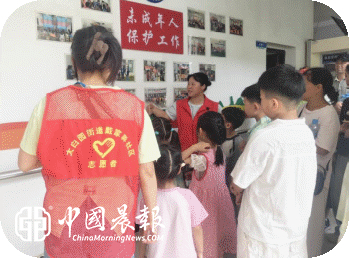 太白园街道戴家弄社区开展“童心欢度六一 温情守护成长”主题活动 太白园街道戴家弄社区开展“童心欢度六一 温情守护成长”主题活动