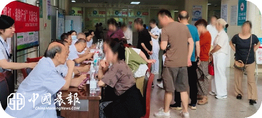 银龄送医暖瓷都 专家义诊护健康|2026年“赣鄱红・银龄行动” 志愿服务团走进景德镇市第三人民医院