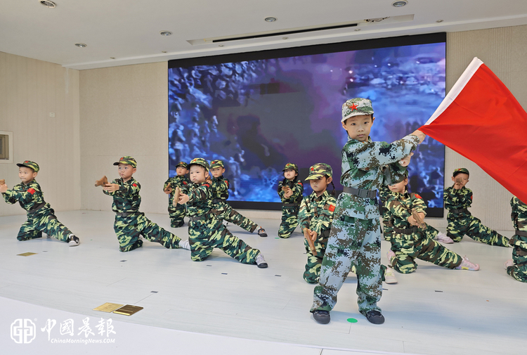 演绎红色音乐剧、赴一场迷彩编织的毕业邀约......戎装砺锋芒，成长正当时！