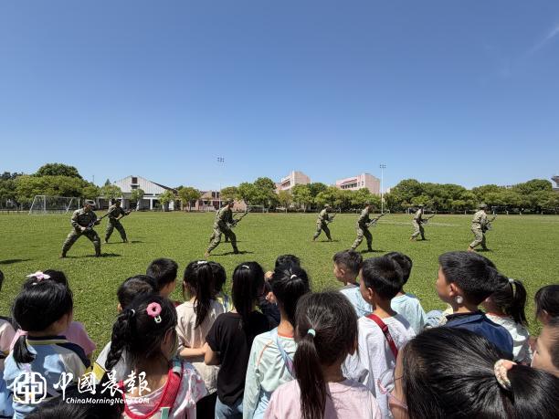 砺志淬初心 小兵绽芳华——杭州市丁兰幼儿园大班军训主题活动