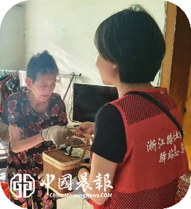 粽叶飘香暖人心 情系端午送关怀 | 太白园街道浙江路社区开展端午关爱活动 粽叶飘香暖人心 情系端午送关怀 | 太白园街道浙江路社区开展端午关爱活动