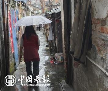 太白园街道曙光村社区开展“织密防汛网 筑牢安全屏障”防汛保障工作