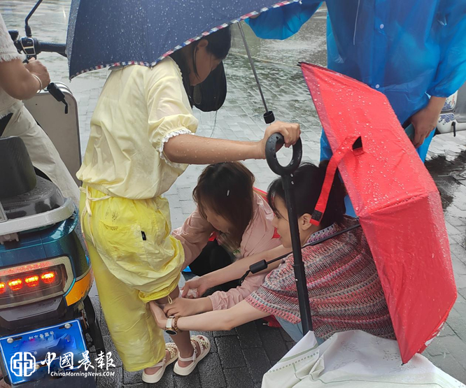 昌河街道景东安厦社区:端午文明不缺位窑火红志愿力量守护街区文明底色 昌河街道景东安厦社区:端午文明不缺位窑火红志愿力量守护街区文明底色