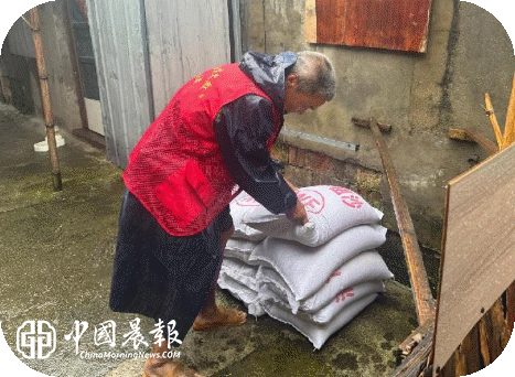 闻“汛”而动严防守 雨后消杀护民生| 太白园街道西瓜洲社区全力做好汛期保障工作