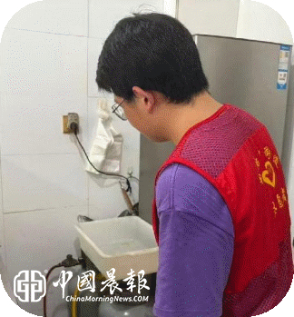 深耕安全生产月 入户排查护平安 | 周路口街道云锦巷社区扎实开展安全入户宣传活动