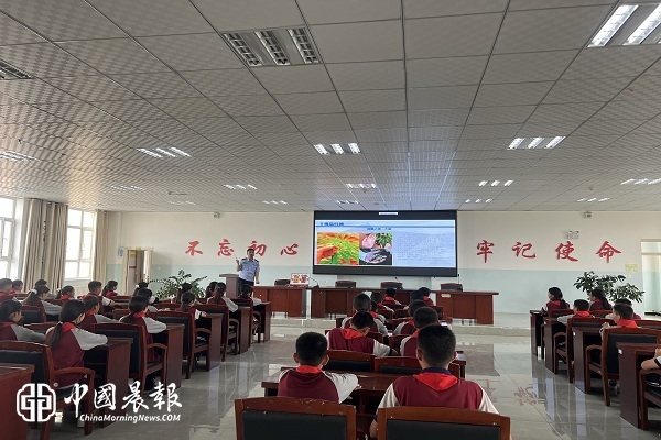 无毒护航青春 禁毒深入人心——阿勒泰市公安局禁毒大队开展“6·26”国际禁毒日主题宣传教育活动
