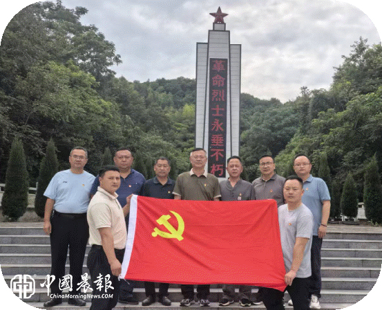 景德镇高新区综合管理局党支部“七一”前夕到丽阳镇联村开展主题党日活动