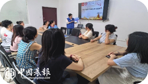 昌河街道梦园社区开展“5+2就业之家” 就业指导座谈会