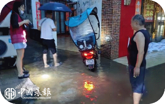 闻 “汛” 而动守一线   周路口街道广场社区全力筑牢防汛安全防线