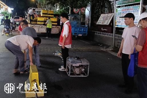 小水泥墩解决大难题 | 新村街道梨树园社区纪检监督护航路障安装 小水泥墩解决大难题 | 新村街道梨树园社区纪检监督护航路障安装