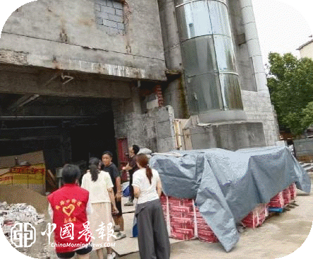 周路口街道云锦巷社区：迎战台风“巴威” 党员先锋筑牢防汛安全屏障