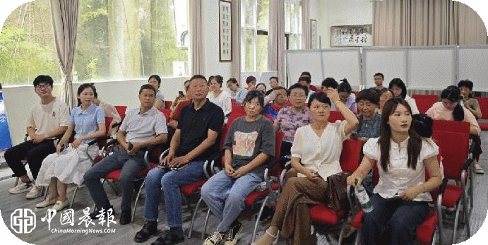 江西体彩景德镇分中心联合江西文明网、西郊街道汪王庙社区开展“与好人同行 与公益相伴”主题活动