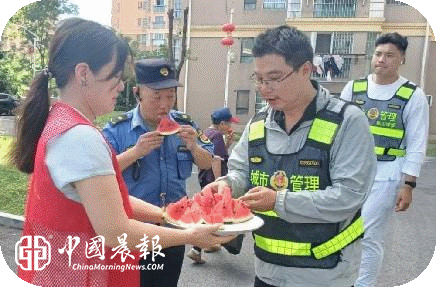 炎炎夏日送清凉 心系一线暖人心|昌河街道景东安厦社区开展户外工作者送清凉慰问活动 炎炎夏日送清凉 心系一线暖人心|昌河街道景东安厦社区开展户外工作者送清凉慰问活动