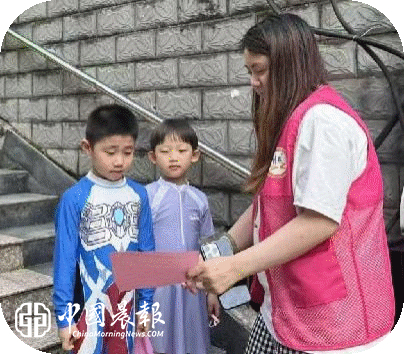 周路口街道广场社区开展暑期安全宣传 守护少年儿童平安假期