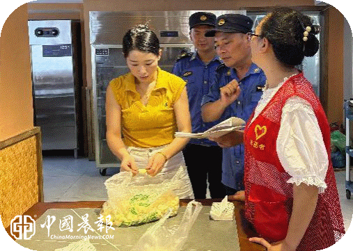 太白园街道戴家弄社区开展“优化营商环境 温情服务暖商户”宣传活动