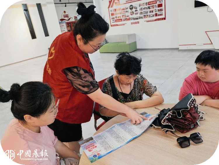 西郊街道开展政策宣传进社区 救助惠民暖民心 西郊街道开展政策宣传进社区 救助惠民暖民心