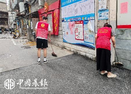 退役不褪色清扫暖民心| 太白园街道浙江路社区开展生态保护志愿服务活动