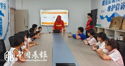 消防护苗亮安全之灯|昌河街道景东安厦社区开展暑期消防安全宣讲