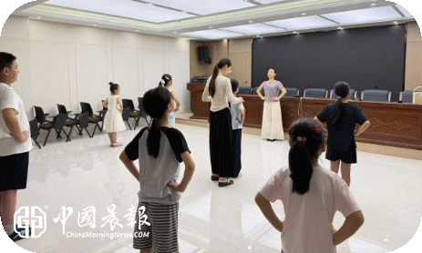 ​舞动童心 · 悦享成长  |  西郊街道弘文社区暑期公益舞蹈小课堂圆满收官