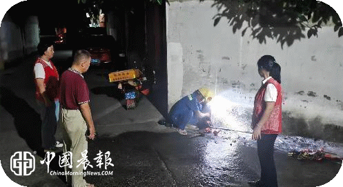 水管破损扰民  新村街道梅家岭社区火速抢修解民忧