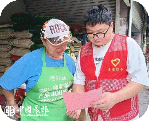 周路口司法所联合赛跑坦社区开展文明养犬普法宣传活动