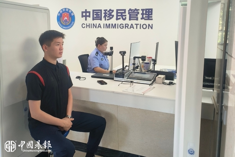 周末延时不打烊 急事急办暖民心