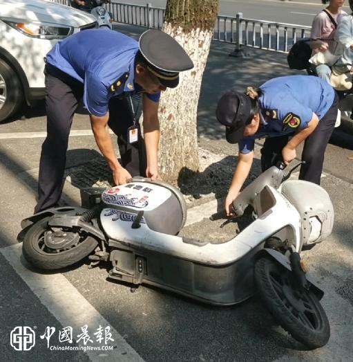 新村街道城管中队：锚定重点精准攻坚 坚守一线全力护航市容秩序