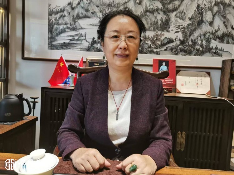 丹青绘就沂蒙情 茗茶润染崮乡红  —— 访山东美协会员沂蒙画家、“崮乡红”茶叶品牌创始人隋善英