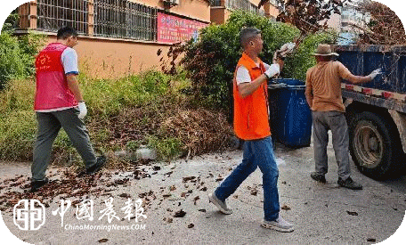 ​昌河街道梦园社区开展迎中秋国庆两节环境卫生整治活动