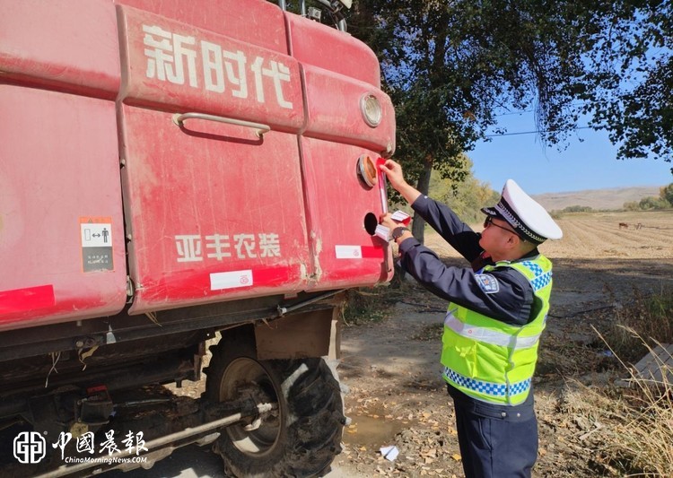 ​点亮安全尾灯 守护出行平安