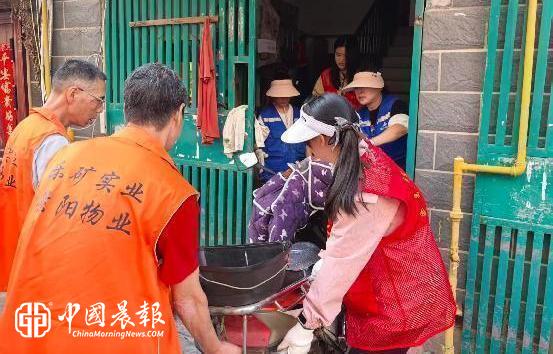 昌河街道梦园社区开展“整洁有序优环境、共建品质珠山”环境整治活动