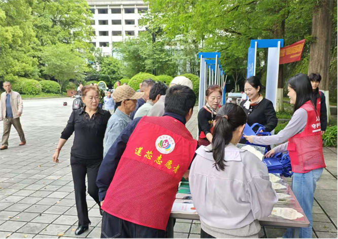 ​瓷韵润民心 护遗共同行|景德镇市瓷业文化遗产保护中心走进珠山街道莲花塘社区开展志愿服务活动