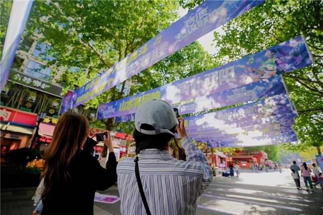 弹幕“破屏”出街！音浪超级联赛弹幕节引爆重庆大学城