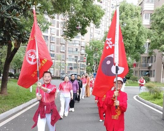 点亮健康之路 畅享行走乐趣 | 昌河街道景东安厦社区开展亮灯行动健步走活动